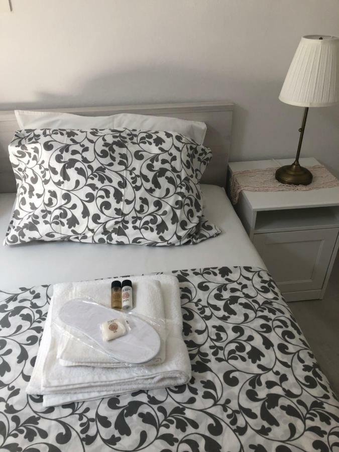 Sweet Suite With Free Private Parking Póla Kültér fotó
